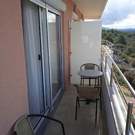 Luka With Balcony, Sea View And Free Parking Apartment