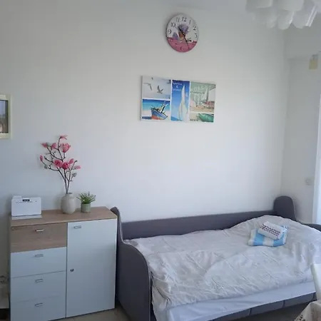 Luka With Balcony, Sea View And Free Parking Apartment
